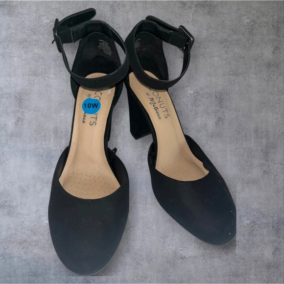 Coconuts by Matisse Black Ankle Strap Heels - Picture 1 of 4